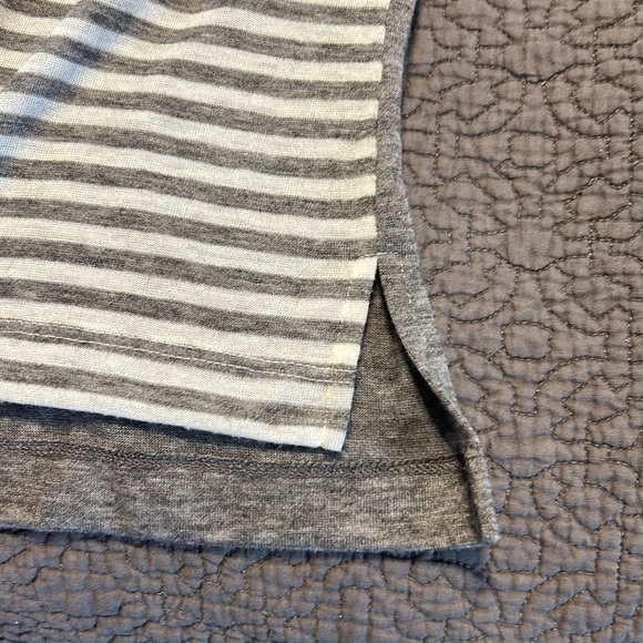 Loft 3/4 sleeve top - Picture 3 of 5